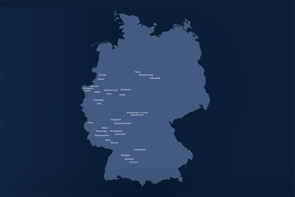 Deutschlandkarte mit mehreren Städtenamen als Standorte markiert